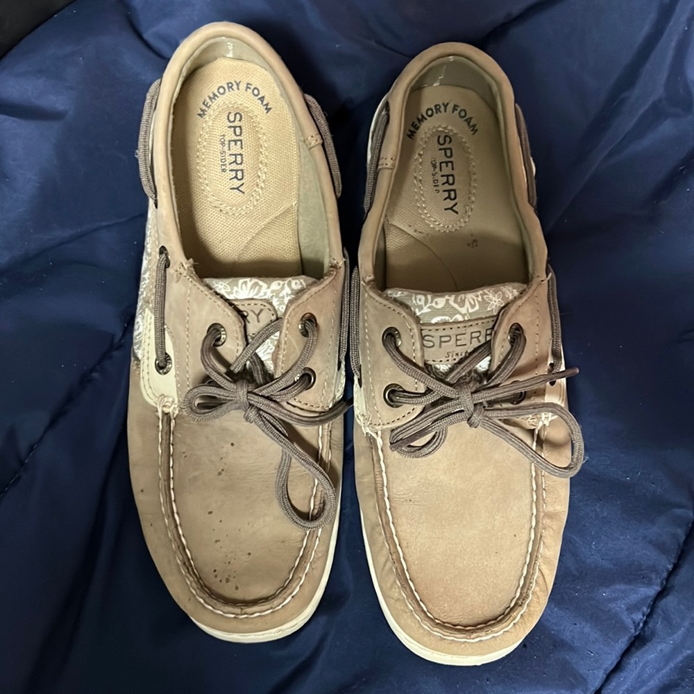 Floral sperry
